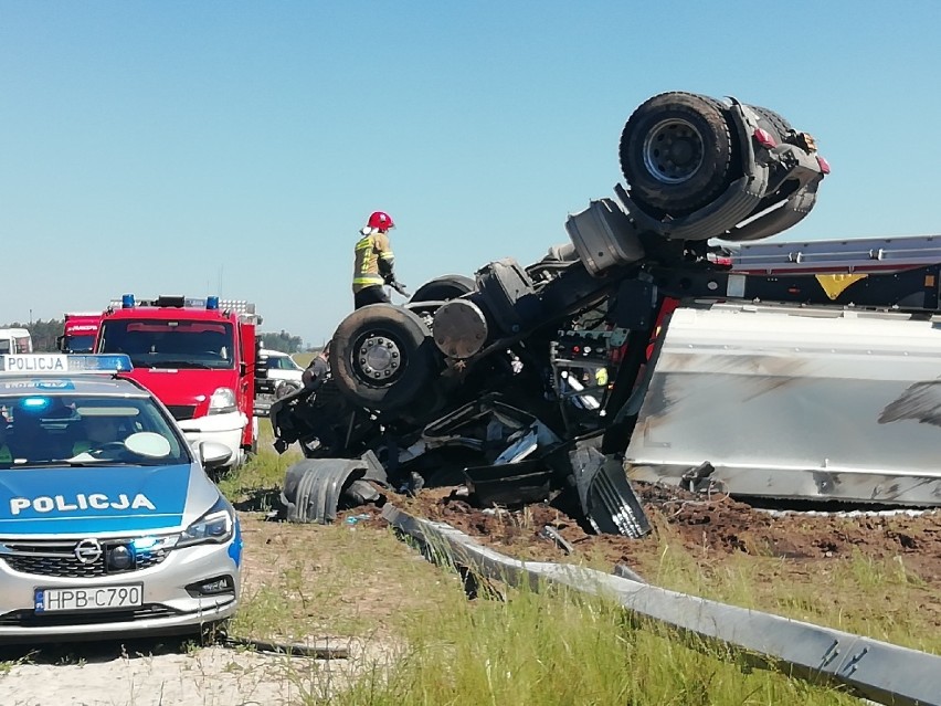 Wypadek na S3 między Legnicą, a Lubinem [NOWE ZDJĘCIA]