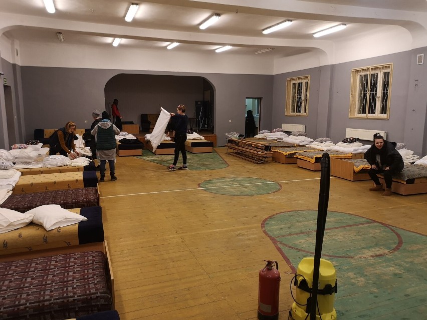 Mieszałki stanęły na wysokości zadania. Nowe miejsca i łóżka dla uchodźców z Ukrainy [zdjęcia]