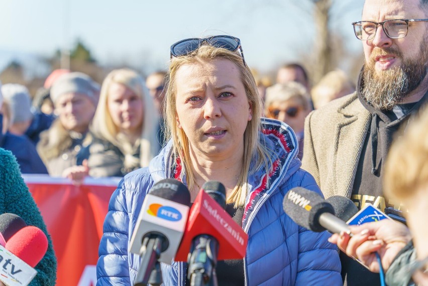 Protest mieszkańców przeciwko budowie spalarni odpadów przy...