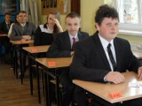 Lubliniec: Egzamin gimnazjalny 2014 minął półmetek [FOTO]