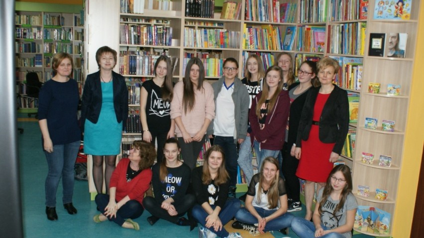 Uczennice spędziły noc w blizanowskiej bibliotece
