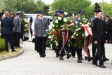 Pogrzeb komendanta Krzysztofa Skowrona w Knurowie. Tłumy pożegnały komendanta policji z Mikołowa