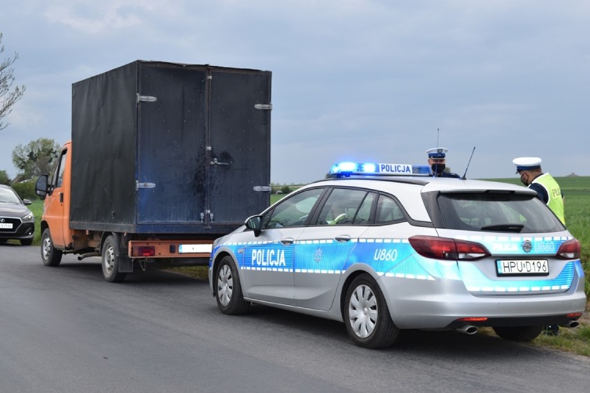 Pijany kierowca zasnął za kierownicą. Nie stracił prawka, bo...