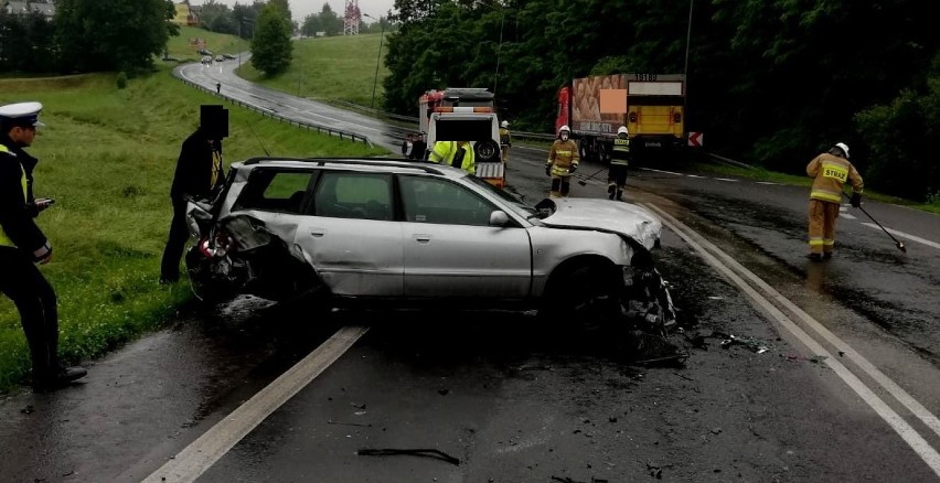 Wypadek w Jastrzębiu-Zdroju: 20-latka wjechała swoim audi w...