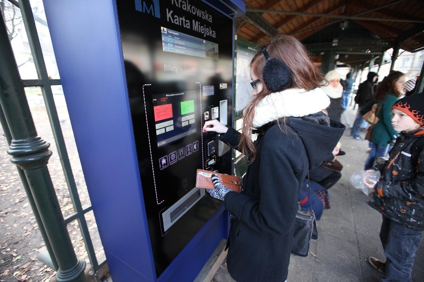 MPK Kraków: nowoczesne automaty do sprzedaży biletów [ZDJĘCIA]