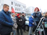 Manifestacja pod biurem posła PiS. Przyszedł Marcin Porzucek
