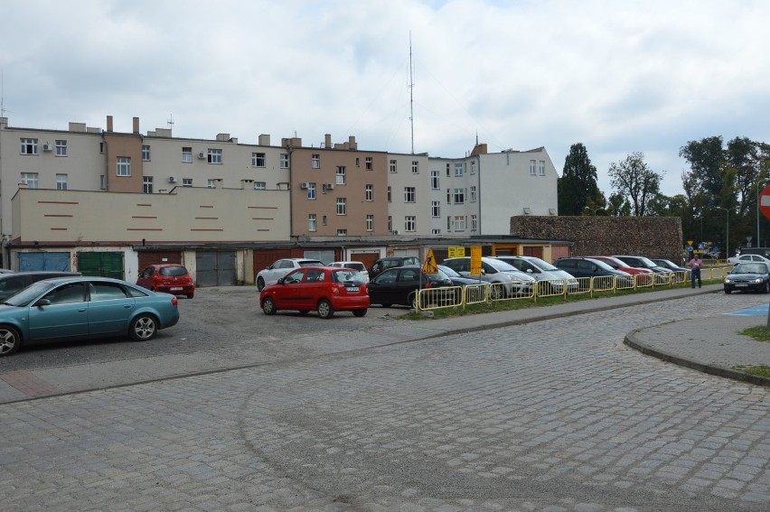 Parking przy Mieszka w remoncie. Nareszcie! Mieszkańcy odetchną z ulgą