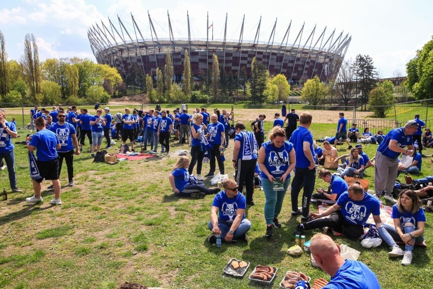 Zobacz kolejne zdjęcia. Przesuwaj zdjęcia w prawo - naciśnij...