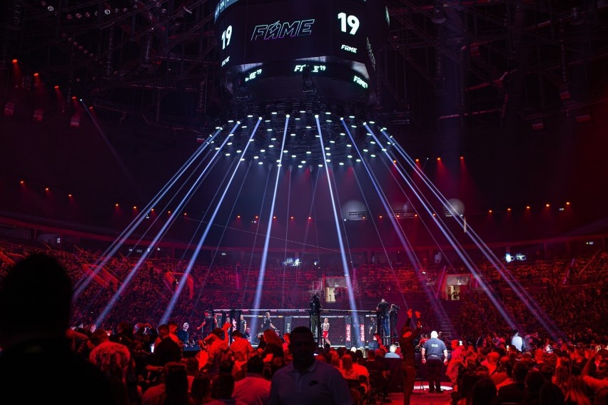 Gala FAME MMA 19 odbyła się w krakowskiej Tauron Arenie...