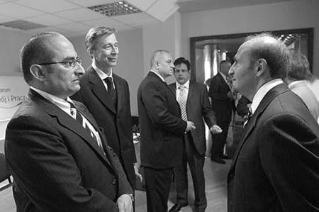 Włoska delegacja przedstawiła wczoraj w Łodzi swoje plany. Od lewej: Lorenzo Valentino, prezes Palladio Sviluppo, oraz Michele Orsanelli i Bruno Carenini (obaj z Palladio Polska)