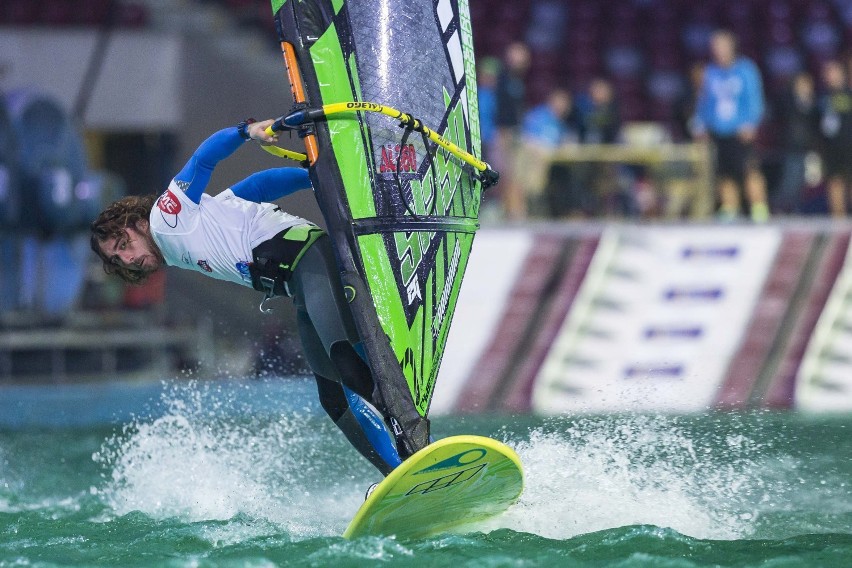 Windsurfing na Narodowym. Zobacz wodne atrakcje! [ZDJĘCIA]