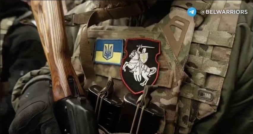 Batalion Białorusinów rusza ze stolicy Polski do obrony Ukrainy. Dlaczego rekrutacja odbywa się w Warszawie? Sprawdzamy 