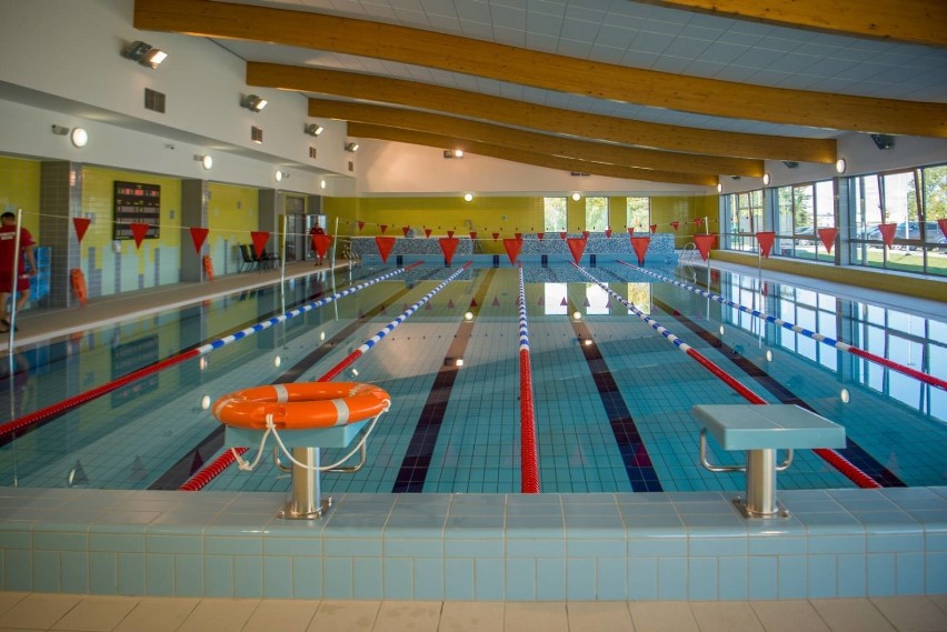 Nowy basen kryty i hala sportowa w Prudniku zostały otwarte.