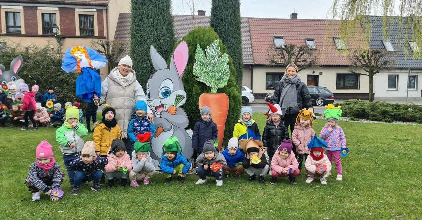 Dzieci z Przedszkola „Świat Bajek” w Wielichowie pożegnały zimę i powitały nową porę roku