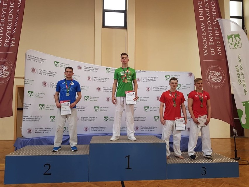 Pleszewscy karatecy z medalami Akademickich Mistrzostw Polski i Ogólnopolskiego Turnieju Karate 