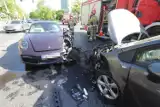 Wypadek Porsche przy Aquaparku we Wrocławiu powoduje duże utrudnienia w ruchu. Zobacz zdjęcia z miejsca wypadku