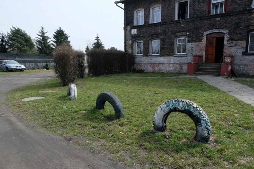 Ruda Śląska. Podwórka, place i przydomowe ogródki w Rudzie....