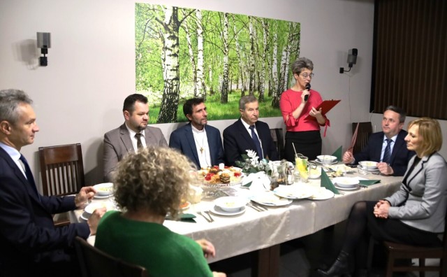 Spotkanie rozpoczęła prezes Zarządu Stowarzyszenia Amazonek Ziemi Staszowskiej Magdalena Łasica.