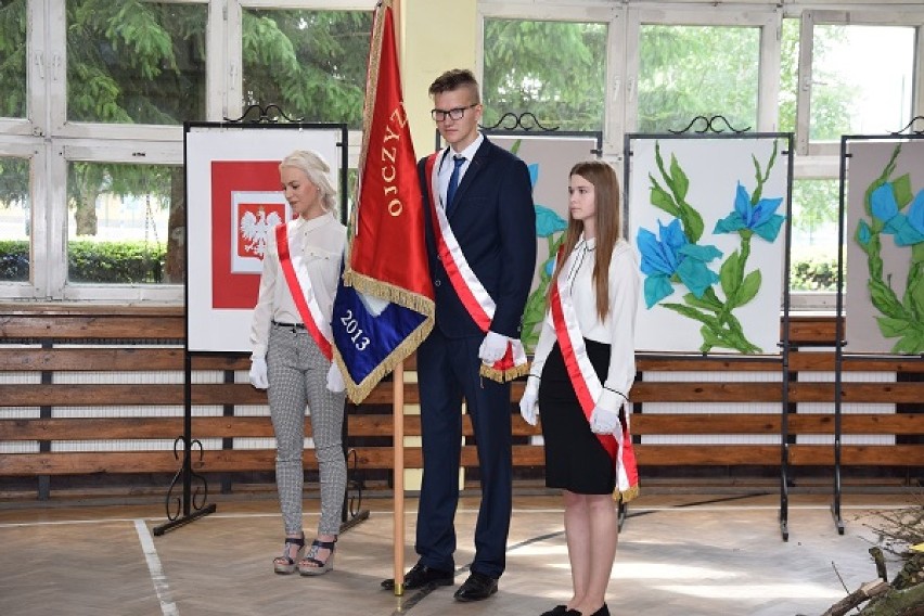 Nowy Dwór Gdański. Świadectwa rozdane - ostatni dzwonek w Zespole Szkół nr 2