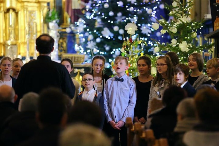 Koncert kolęd u Panien Dominikanek w Piotrkowie. Pięć...