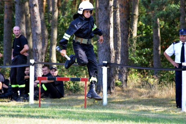 Kacper Wieczór jest nie tylko harcerzem, ale i strażakiem ochotnikiem (na zdjęciu: na zawodach strażackich)