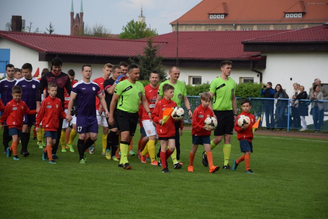 IV liga lubuska. Pogoń Świebodzin wygrała piątkową kolejkę z Budowlanymi Lubsko i Manuelem Kowalskim