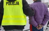 Policjanci z Wałbrzycha zatrzymali 40-latkę, która pchnęła swojego męża nożem