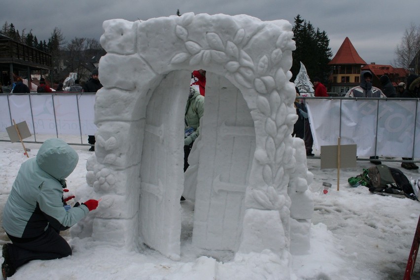rzeźby ze śniegu szklarska poręba