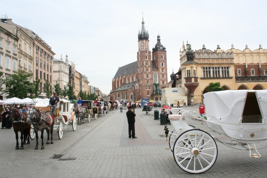 Sercem Krakowa jest Rynek Główny z Sukiennicami i Bazyliką...