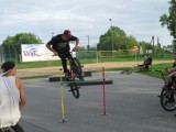 Na skateparku w Żninie bawili się miłośnicy deskorolek i rowerów bmx [zdjęcia]