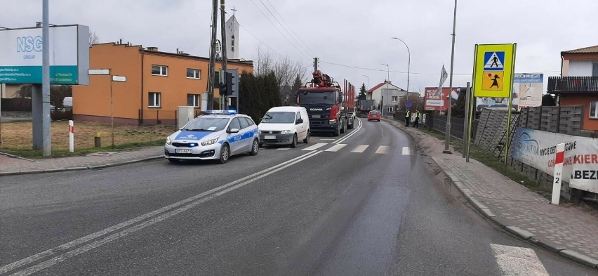 Wypadek w Sandomierzu. Utrudnienia na ulicy Lwowskiej. Zobacz zdjęcia 