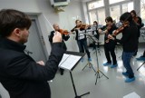 30 lat Sinfonietty Cracovii. Koncerty jubileuszowe miejskiej orkiestry 9 czerwca w Muzeum Fotografii i w Filharmonii Krakowskiej 
