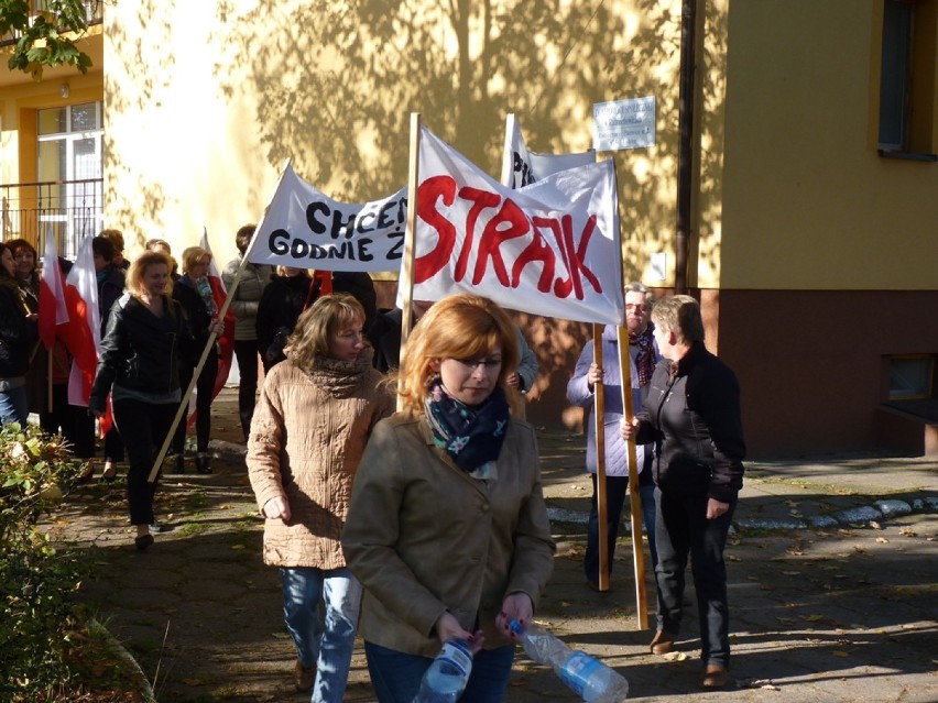Strajk pracowników DPS w Radziechowicach pod Radomskiem