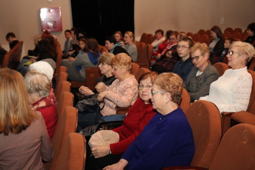 W Jastrowiu teatr Matysarek wystawił sztukę Manekiny