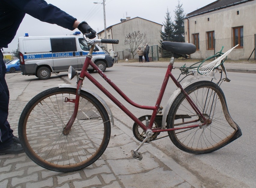 Kierowca potrącił mężczyznę i uciekł z miejsca wypadku