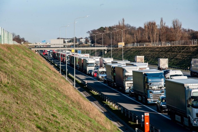 Od poniedziałku, 10 stycznia, kierowcy znów zapłacą więcej za przejazd jednym z trzech 50-kilometrowych odcinków autostrady A2 między Nowym Tomyślem a Koninem.