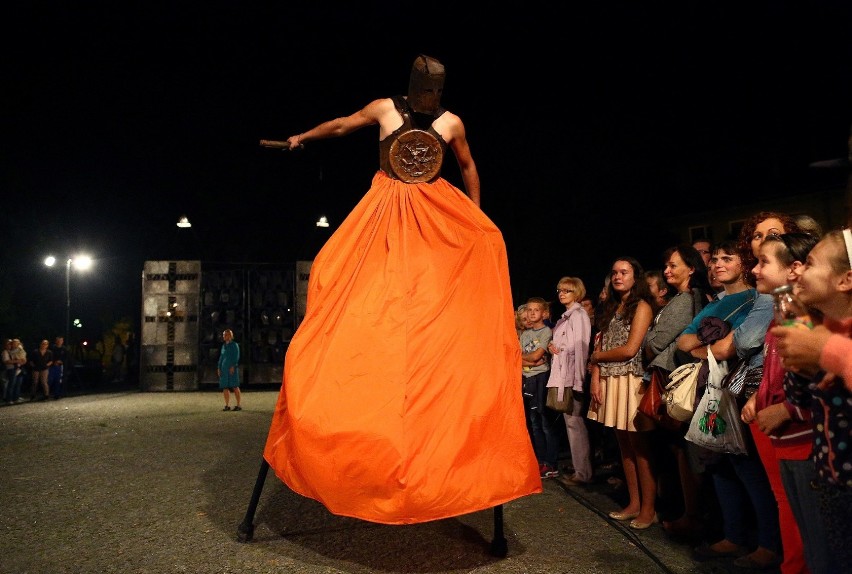 Radomsko: "Carmen Funebre" Teatru "Biuro Podróży" na...