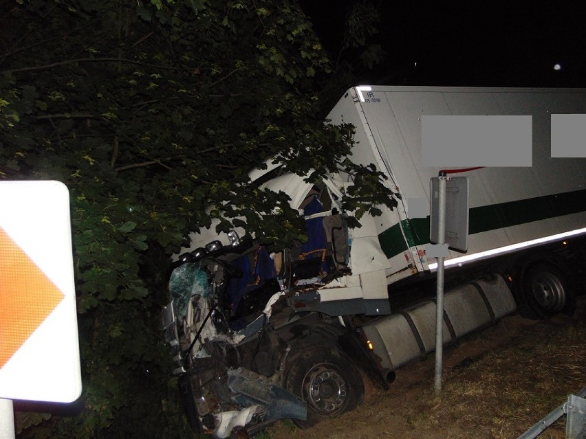 Wypadek na DK 24 w Luboszu - zderzyły się dwa tiry...