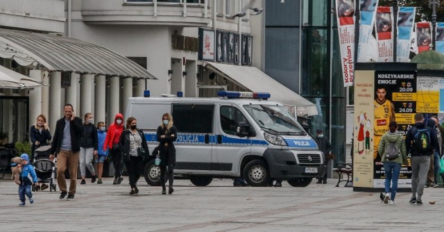 - To jest wstęp do czegoś bardzo złego - skomentował szef Koalicji obywatelskiej Cezary Tomczyk.