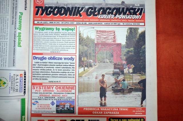 Jedna z lipcowych okładek „Tygodnika Głogowskiego" z 1997 roku. Zdjęcie zalanej ulicy Kamienna Droga zrobił wówczas nasz redakcyjny kolega Dariusz Mikołajewicz