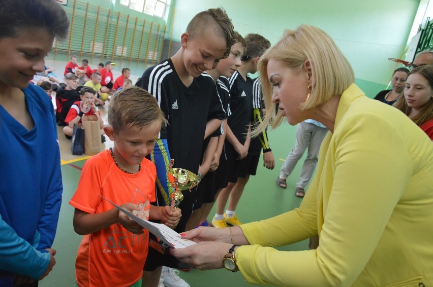 Finał Handball Landu w Głogowie. Młodzi szczypiorniści rywalizowali w SP 10 [ZDJĘCIA]