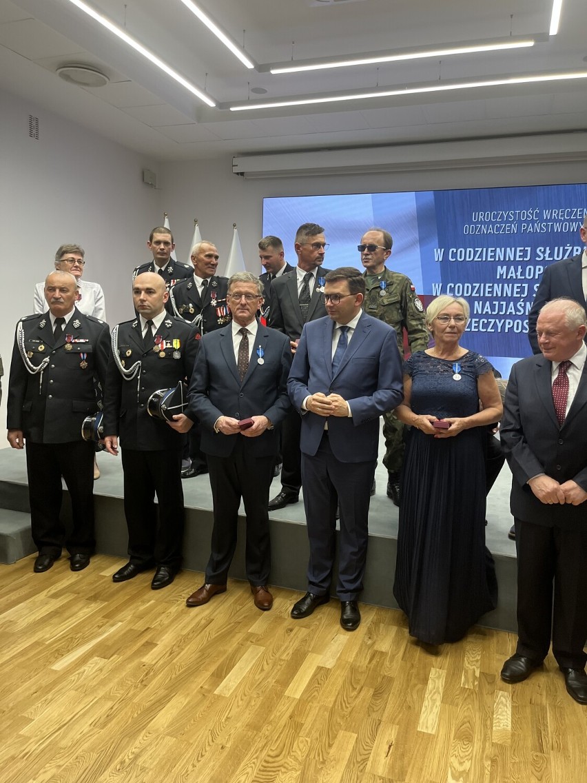 Nowy Sącz. Artur Czernecki odznaczony Medalem Stulecia Odzyskanej Niepodległości