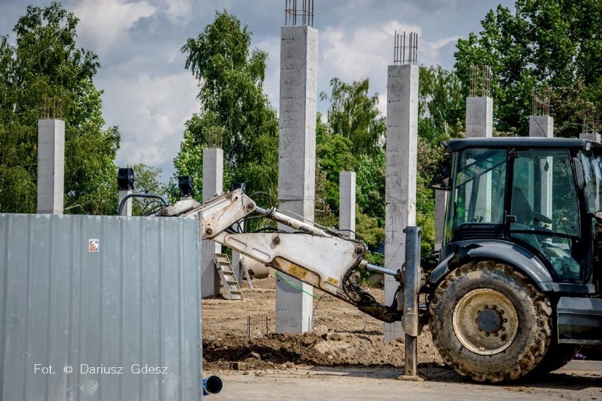 Wałbrzych: Powstaje nowy market. Wiemy co tam będzie [ZDJĘCIA] 