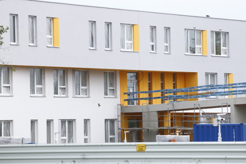 Jedna z największych i najnowocześniejszych szkół na Białołęce prawie gotowa. Podstawówka przyjmie we wrześniu prawie tysiąc uczniów