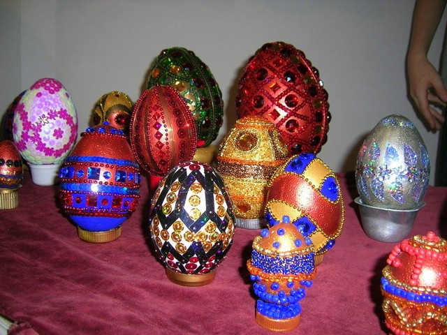 Pracownia Krystyny Betiuk tym razem zorganizowała wystawę jajek Fabergé.