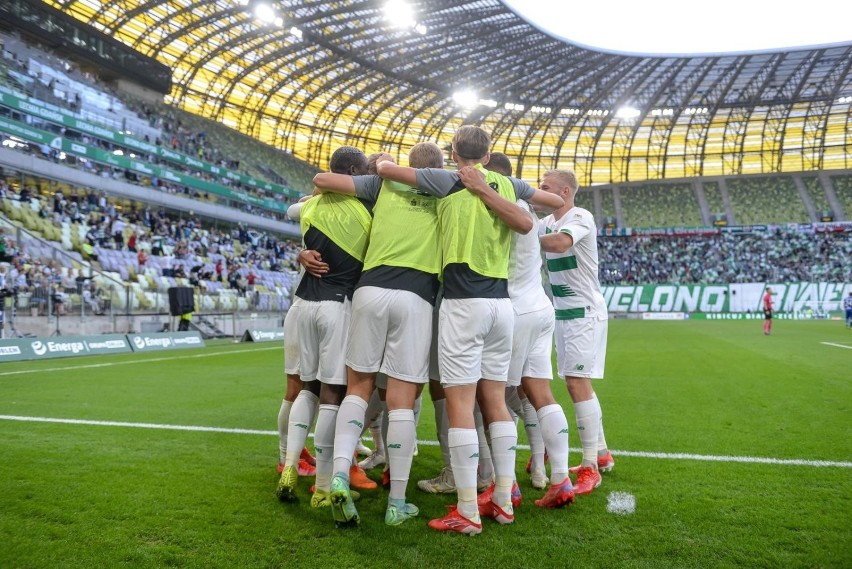 Lechia Gdańsk - Piast Gliwice 18.09.2021 r. Znamy skład Lechii! Trener Tomasz Kaczmarek zaskoczył. Odważne ustawienie biało-zielonych