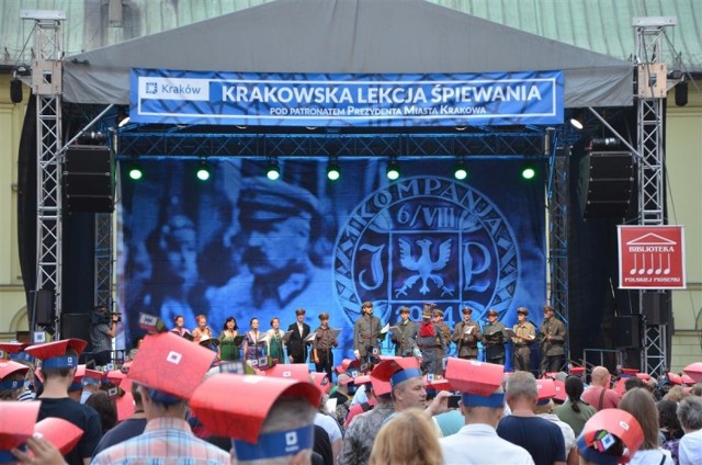 Tegoroczna Krakowska Lekcja Śpiewania z okazji Święta Niepodległości pod hasłem "Droga niepodległości" odbędzie się 11 listopada o godzinie 11 w internecie