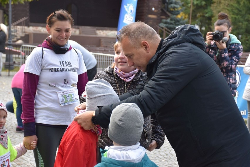 Trasa biegu została ustanowiona w alejkach ciechocińskiego...