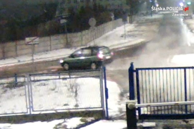 Kierowca uderzył w bramę jednej z firm przy Polskiej w Zawierciu i uciekł