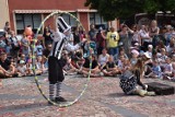 W Kwidzynie odbył się Festiwal Ulicznej Sztuki. Muzycy, artyści cyrkowi, aktorzy i tancerze opanowali plac przed teatrem [ZDJĘCIA CZ. 1]